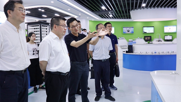 浙江省農(nóng)業(yè)農(nóng)村廳黨組書記、廳長(zhǎng)王通林一行蒞臨托普云農(nóng)調(diào)研