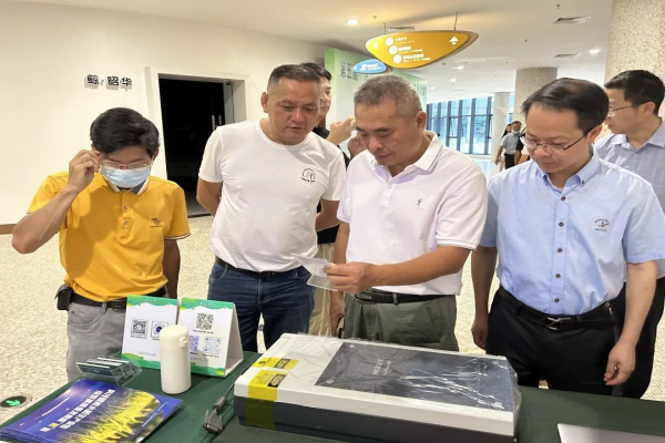 托普云農展示的智能農業(yè)儀器